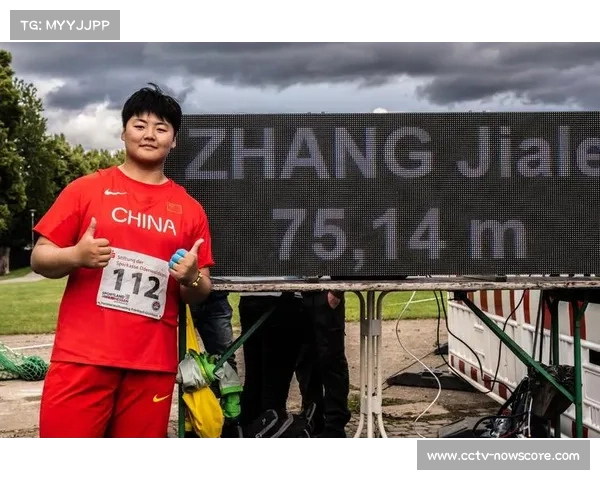 张家乐链球险砸裁判席 引发赛事安全防护网标准升级呼声